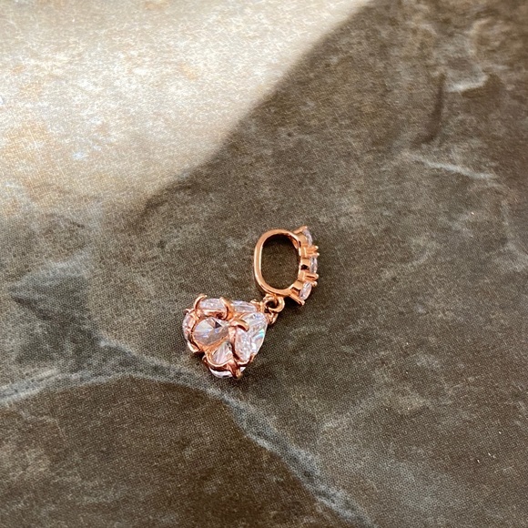 🌸 Vintage custom made 10k gold tiny tulip charm estate jewelry cute kawaii ooak - Picture 7 of 10